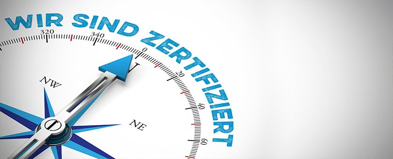 Zertifiziert nach DIN EN ISO 9001:2015 und nach DIN EN ISO 14001:2015 Kompass mit einer Nadel auf den Schriftzug wir sind zertifiziert