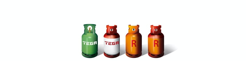 4-Kaeltemittel-Behaelter-von-TEGA-in-gruen-rot-weiss-und-orange-nebeneinander-auf-weissem-Hintergrund